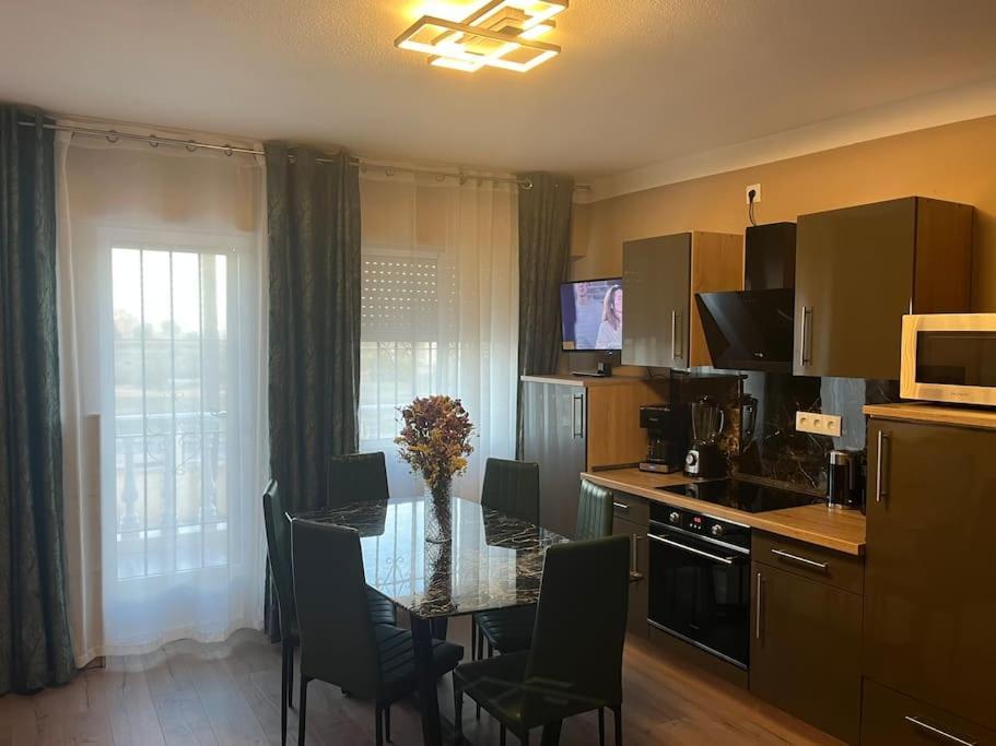 טורבייחה Villa Nadiya App Pool, Parking מראה חיצוני תמונה